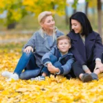 Erziehungsberatung Niedersachsen - Mütter und Sohn - Gleichgeschlechtliche Eltern